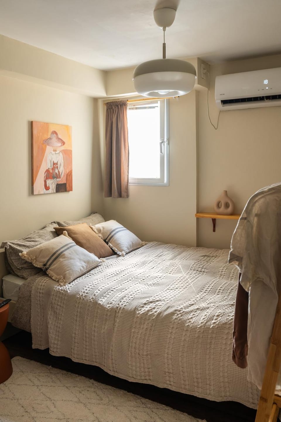 Bed, Bedroom, air conditioner