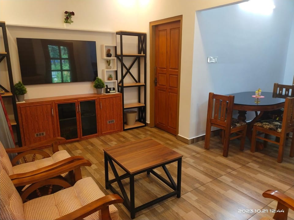 Family Cottage at Merlys Fruit Garden, Thattekkad House in Kerala