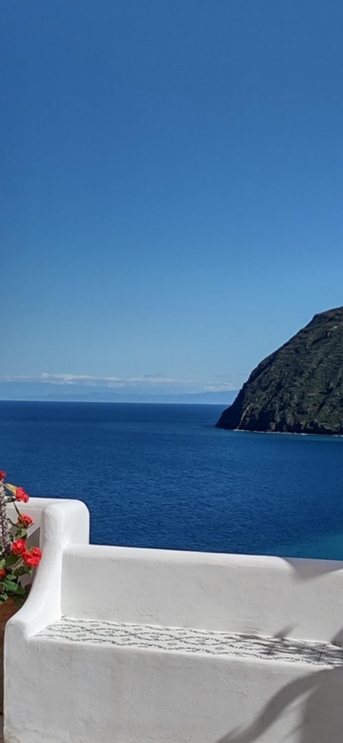 Mountain view, Sea view