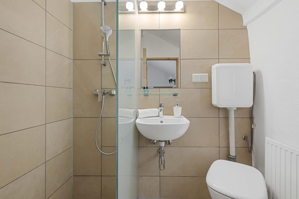 Shower, Toilet, Bathroom, internet