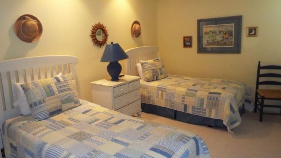 Litchfield Hideaway 3 Bedroom Lake Views House in South Carolina
