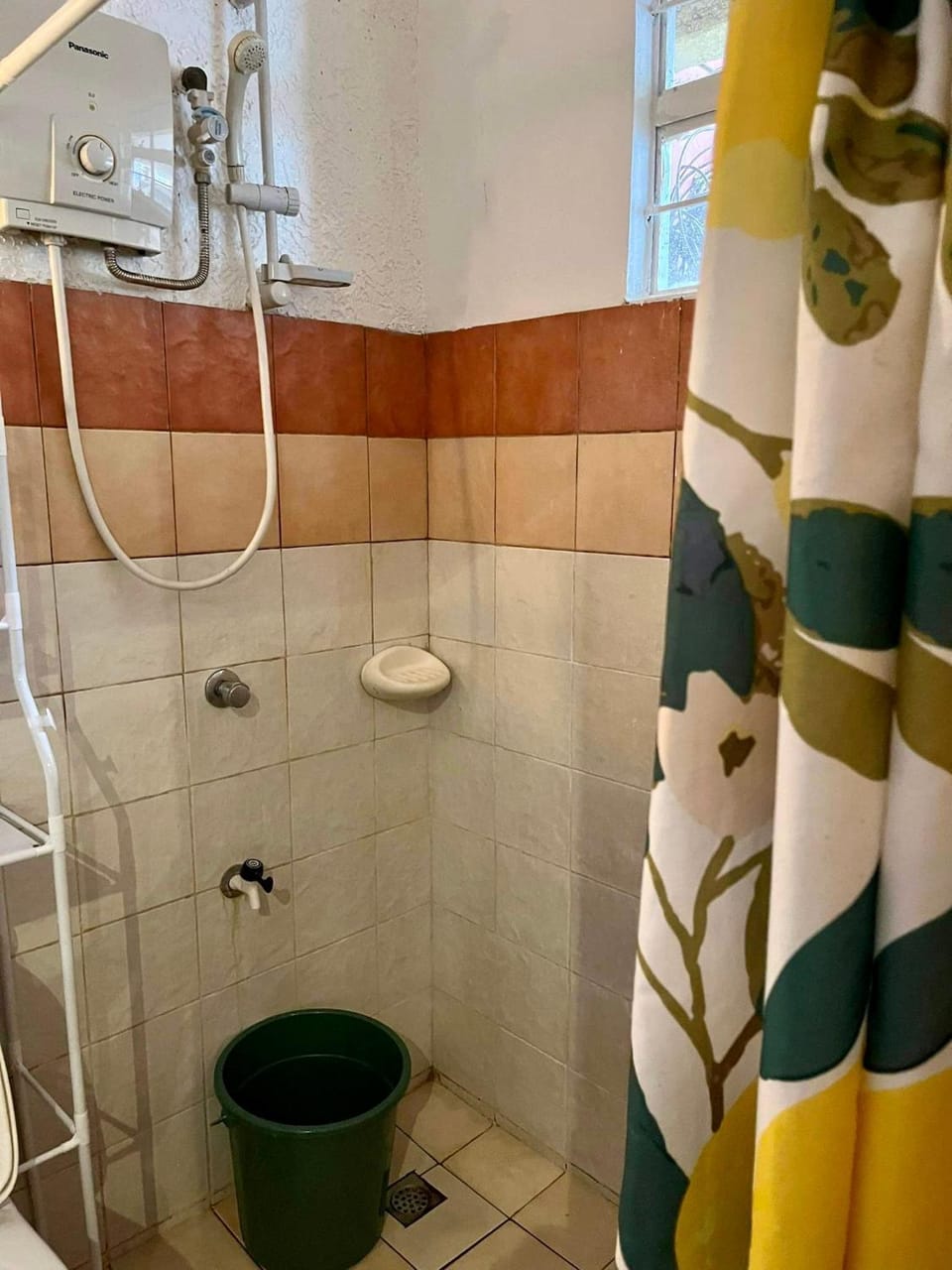 MARIKINA 32 sqm Studio for Transients w WiFi 40 inch TV Parking Bed and Breakfast in Marikina