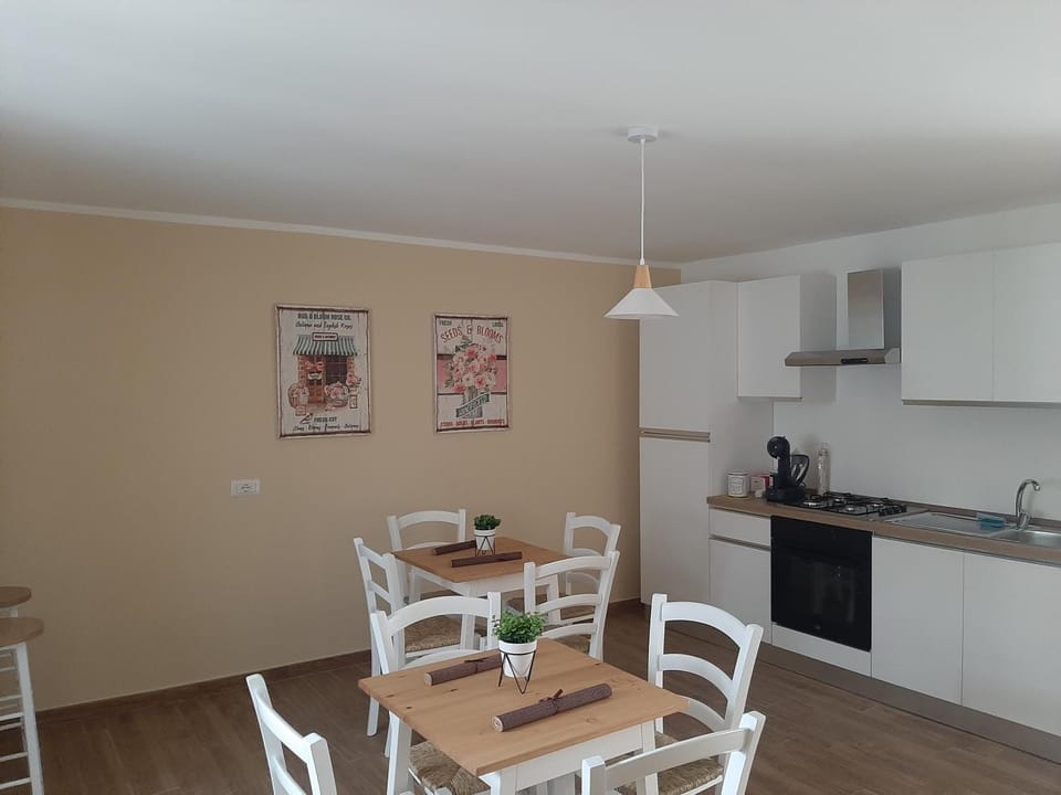 Dining area, Breakfast