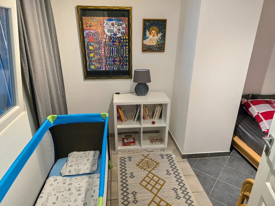 Bed, Photo of the whole room, Bedroom, cot