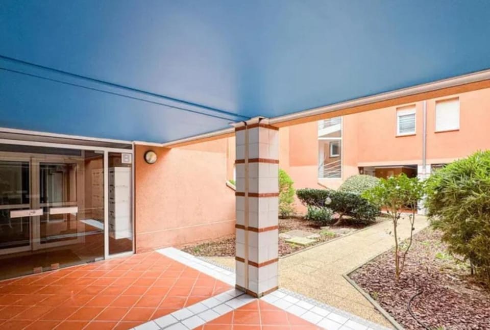 Charming one bedroom apartment, - pres des commerces et tram FIBRE wifi, Airbus MEET super location Apartment in Toulouse