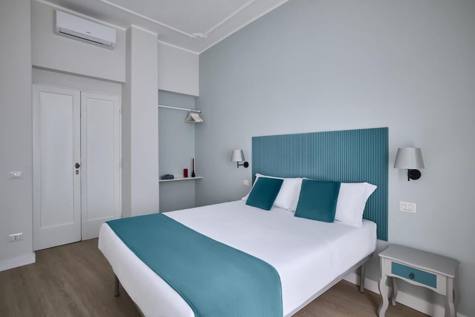 Bed, Photo of the whole room, air conditioner
