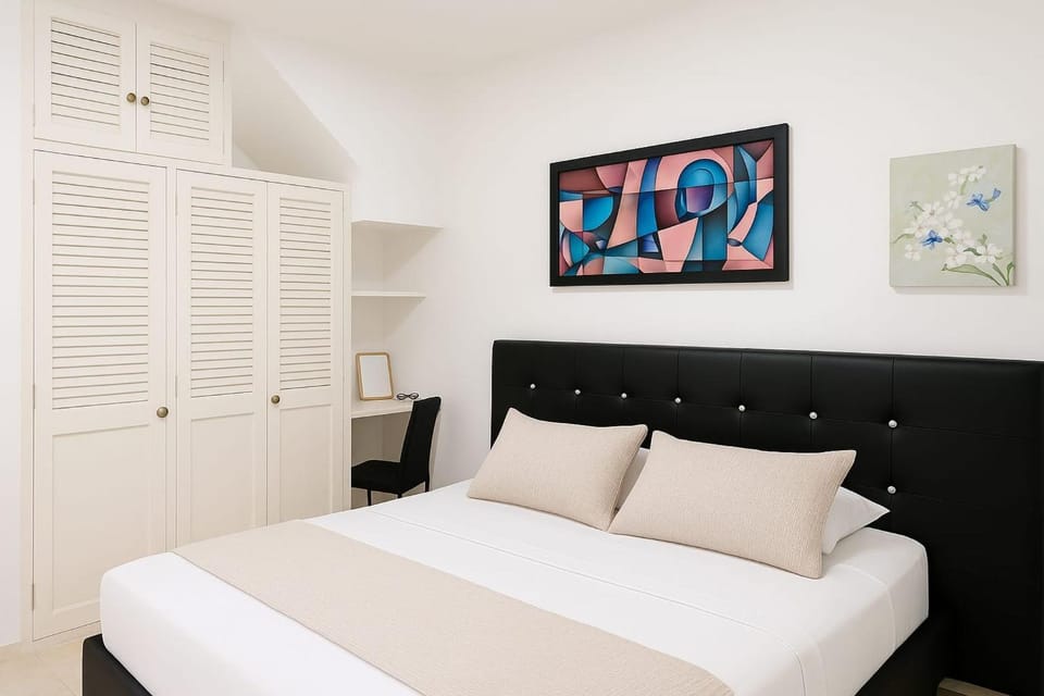 Photo of the whole room, Decorative detail, Bedroom