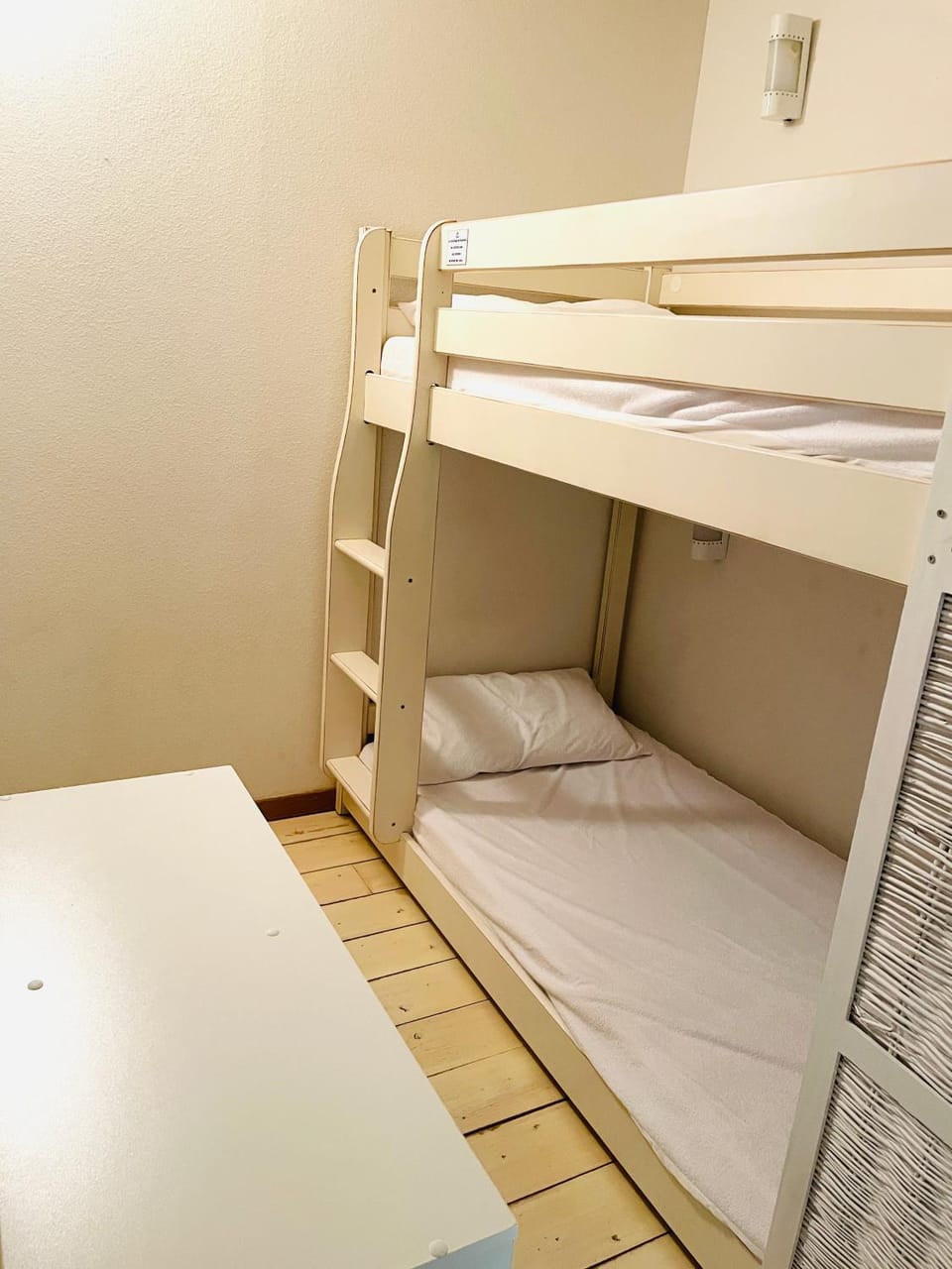 Bedroom, bunk bed