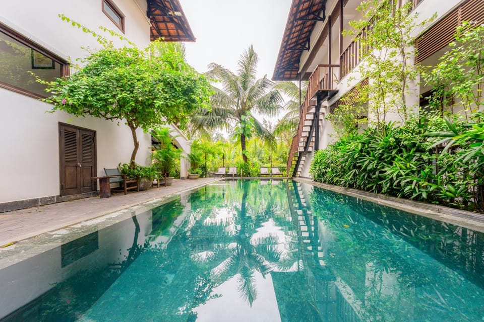 Property building, Garden view, Pool view, Swimming pool