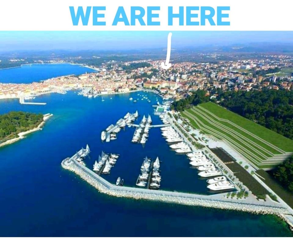 Restaurant/places to eat, Neighbourhood, Natural landscape, Activities, Activities, Bird's eye view, Fitness centre/facilities, Beach, Supermarket/grocery shop, Shopping Area, Swimming pool