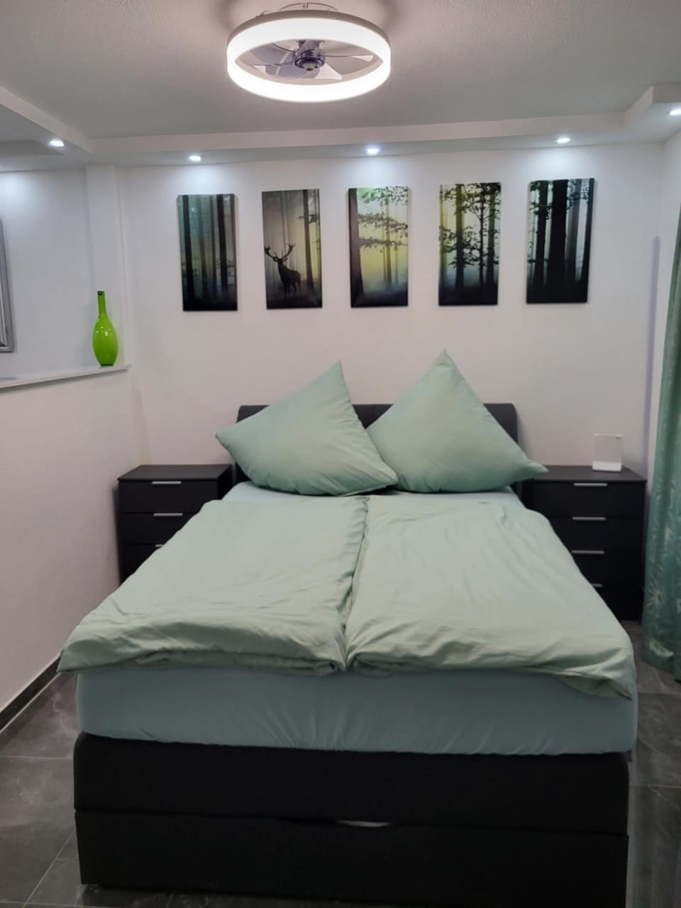 Bed, Photo of the whole room, Bedroom