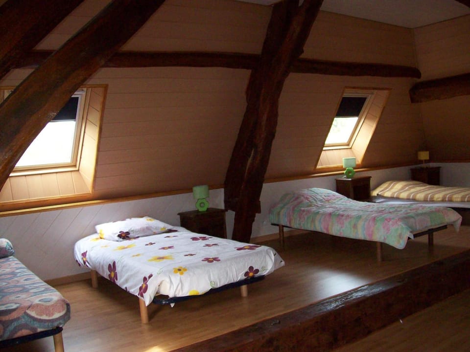 AU Bosquet fleuri Farm Stay in Jura