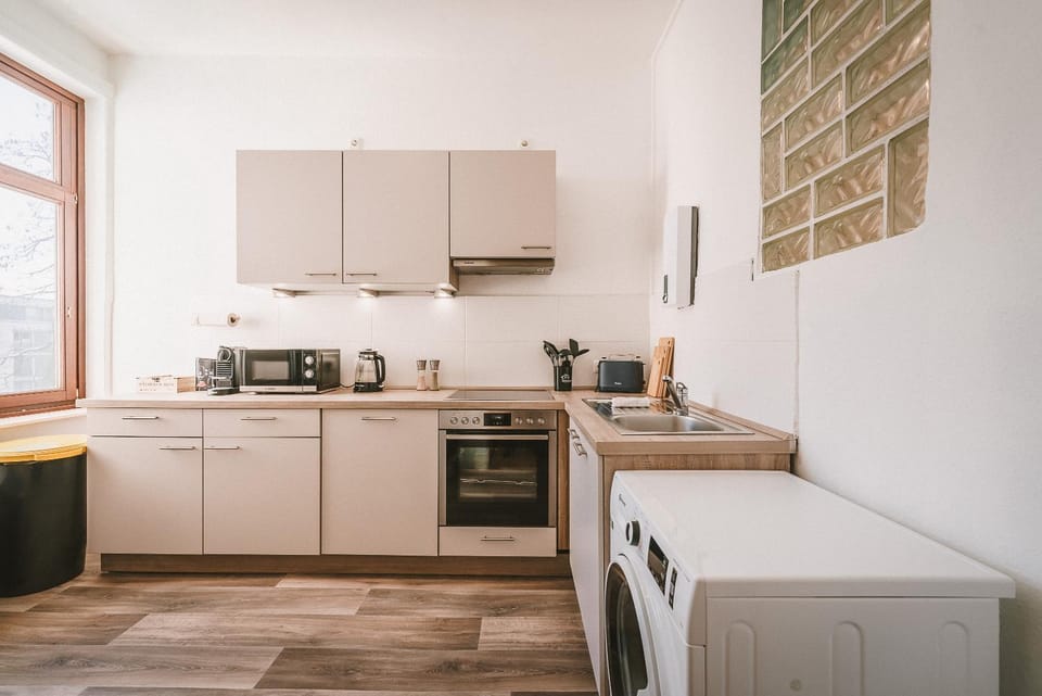 Coffee/tea facilities, Kitchen or kitchenette, dishwasher, pet friendly, stove, toaster, washing machine