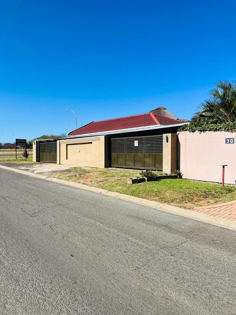 EXCLUSIVE GUEST HOUSE Bed and Breakfast in South Africa