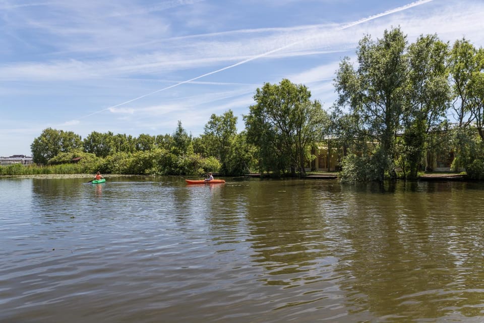 Canoeing, Lake view