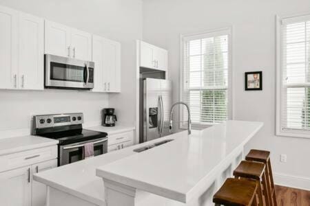 Timeless Elegance Historic NOLA Haven 2BD Apartment in New Orleans
