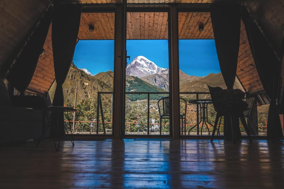 Nearby landmark, Day, Natural landscape, View (from property/room), Balcony/Terrace, Mountain view
