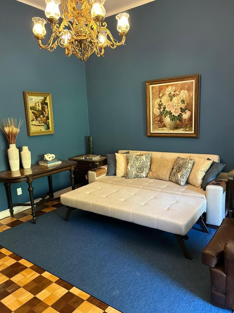 Living room, Seating area