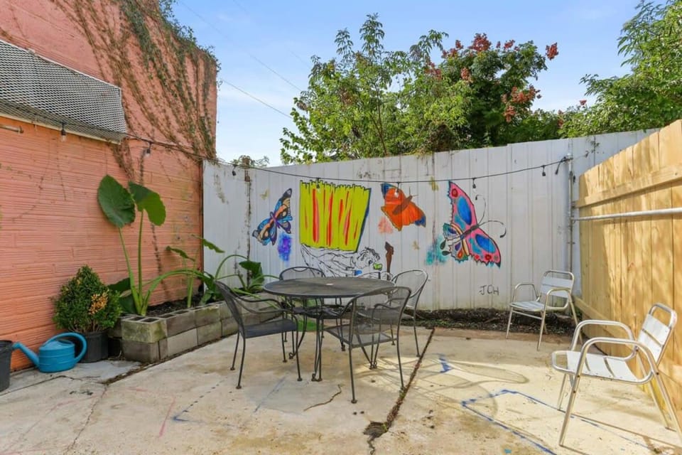 Pristine and comfy Mid-City 2BD 1BA Apartment in New Orleans