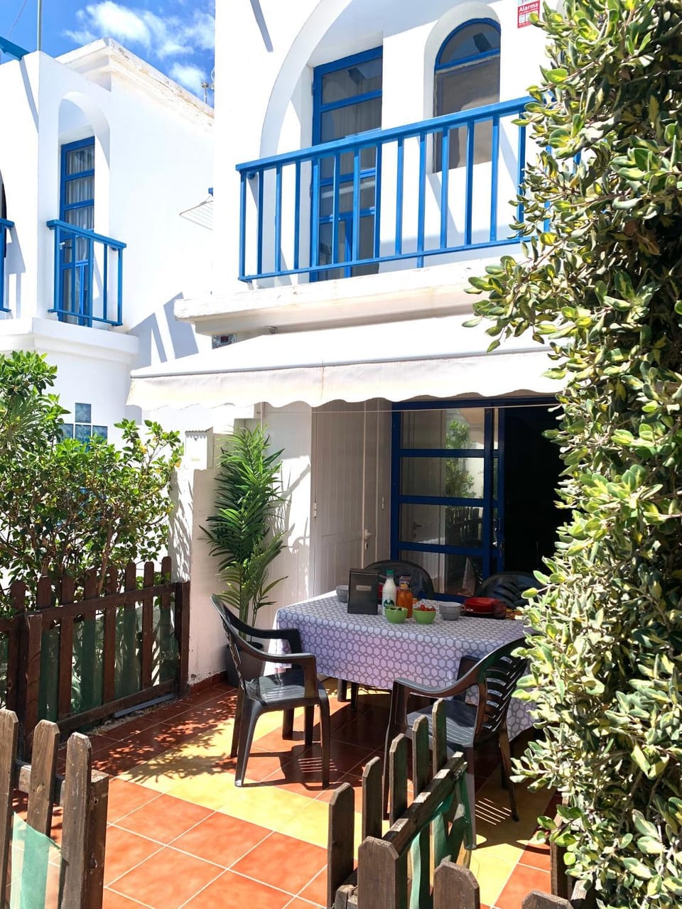 Property building, Balcony/Terrace, Balcony/Terrace