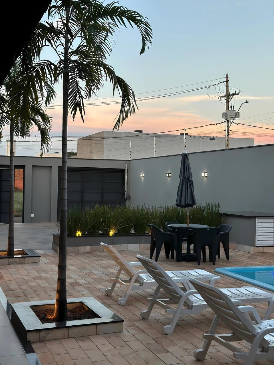 Swimming pool