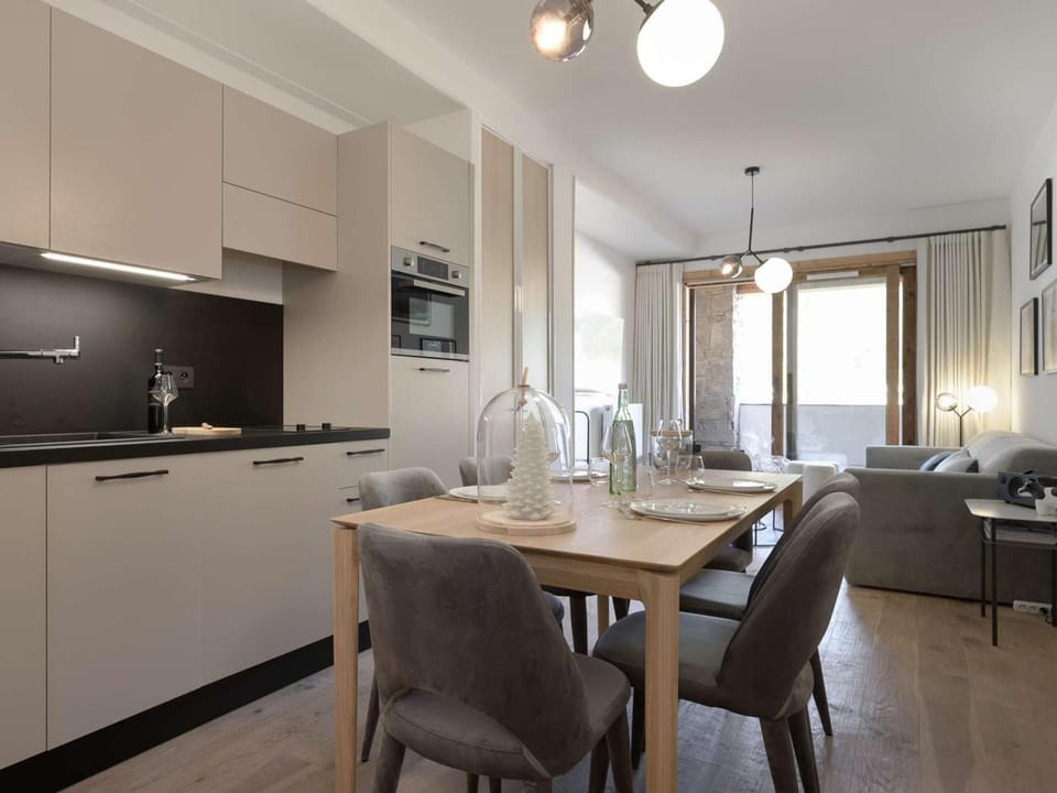 Appartement moderne 46 m², 4 pers, Courchevel Moriond, skis aux pieds, balcon, parking, wifi, ascenseur - FR-1-631-170 Apartment in Saint-Bon-Tarentaise
