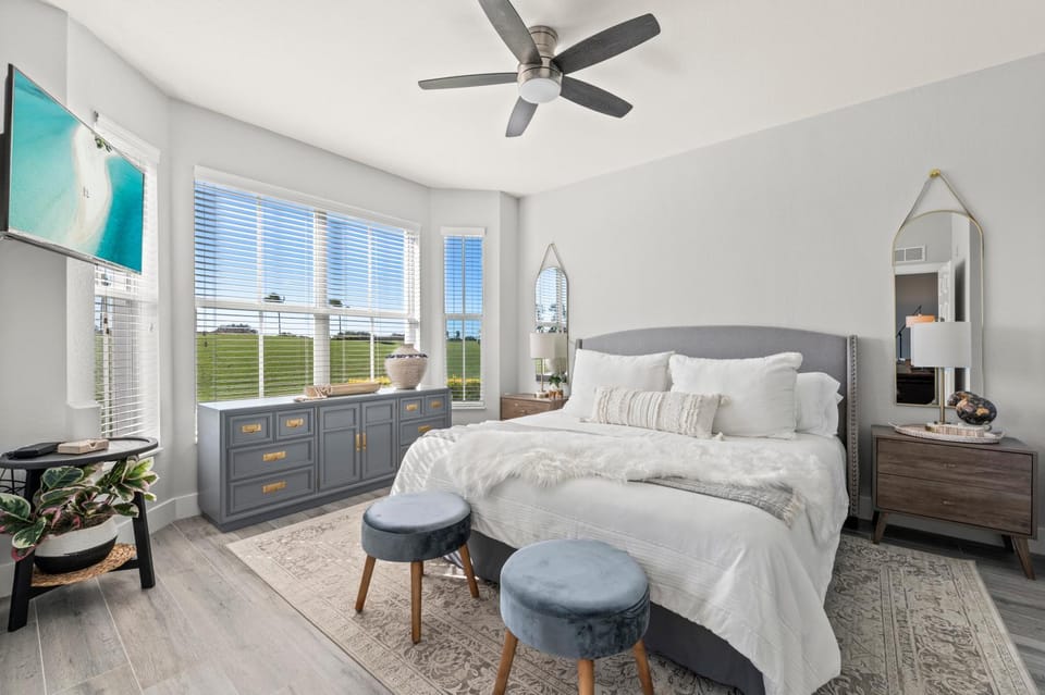 Serene Naples Retreat: Golf-Resort Pool-Tennis-Gym Apartment in Lely Resort