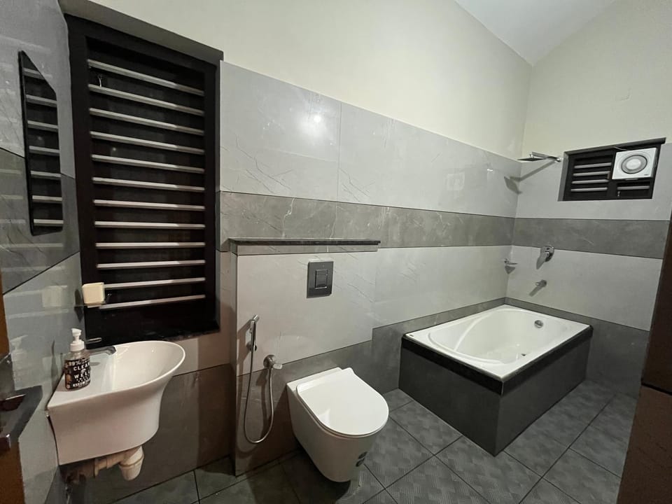 Chaithanya Residency Near to IIM & NIT Kozhikode House in Kerala