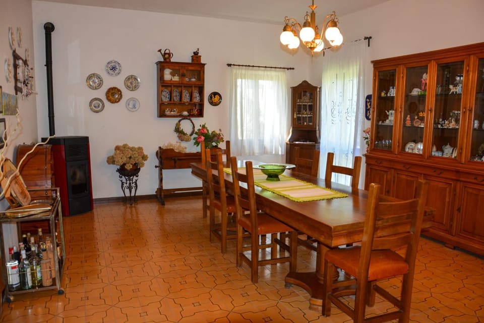 Communal lounge/ TV room, Dining area
