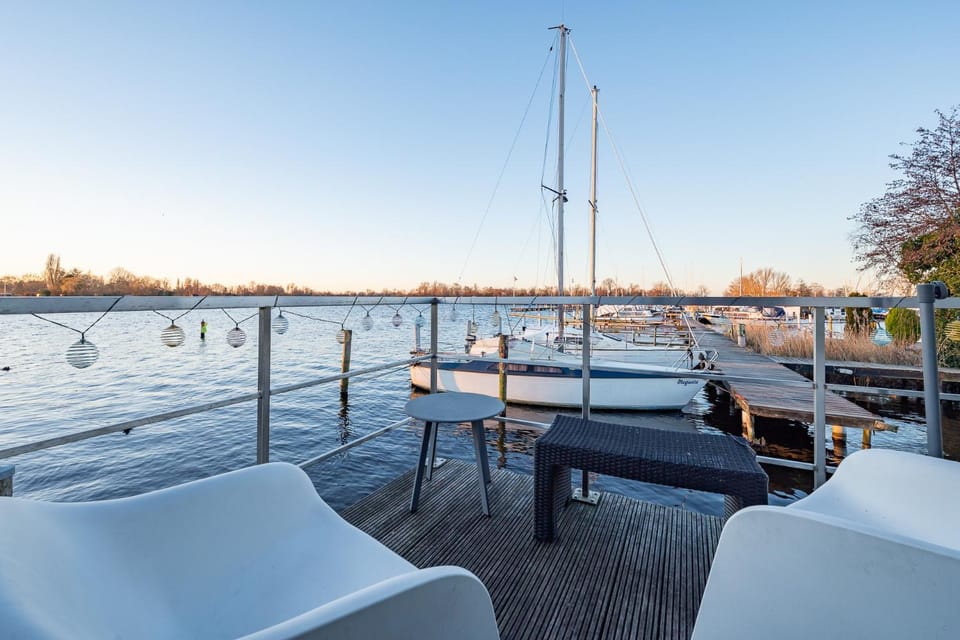Day, Balcony/Terrace, Seating area, Lake view, River view
