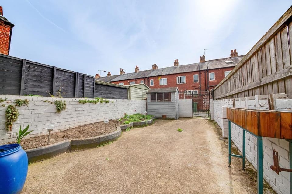 Property building, Garden, Garden view