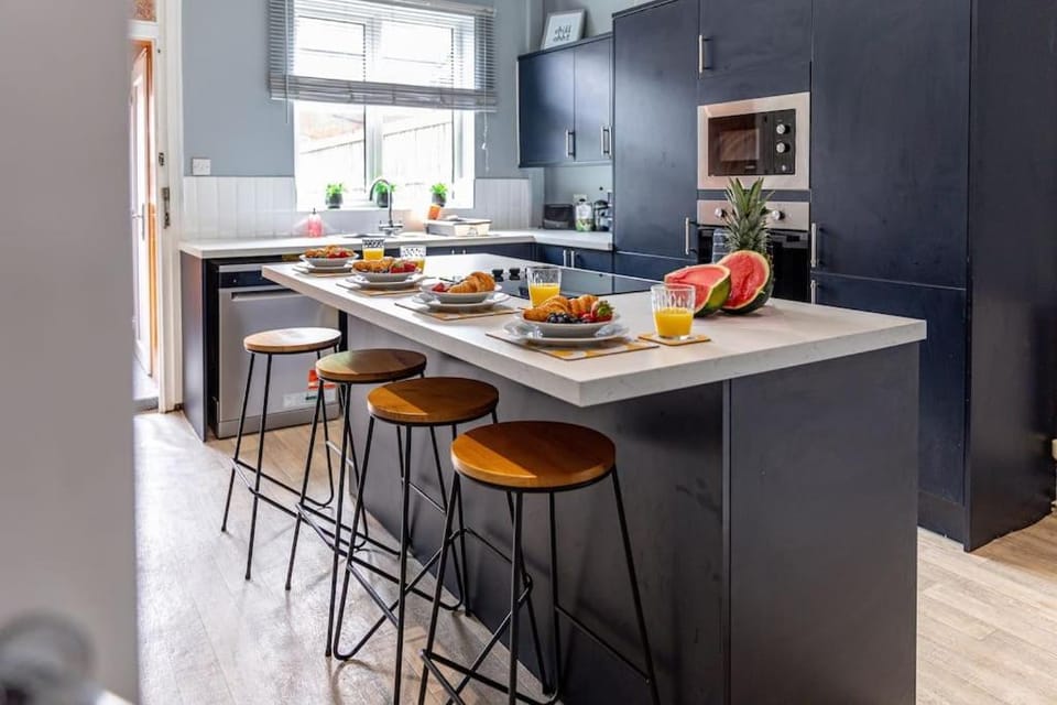 Kitchen or kitchenette, Food and drinks, Dining area, Food, minibar, pet friendly, stove