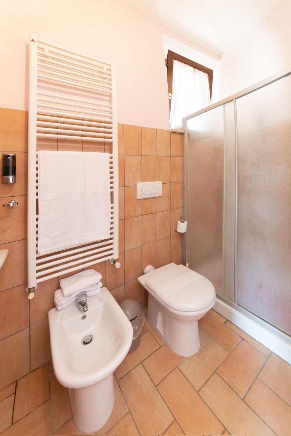 Shower, Bathroom, towels