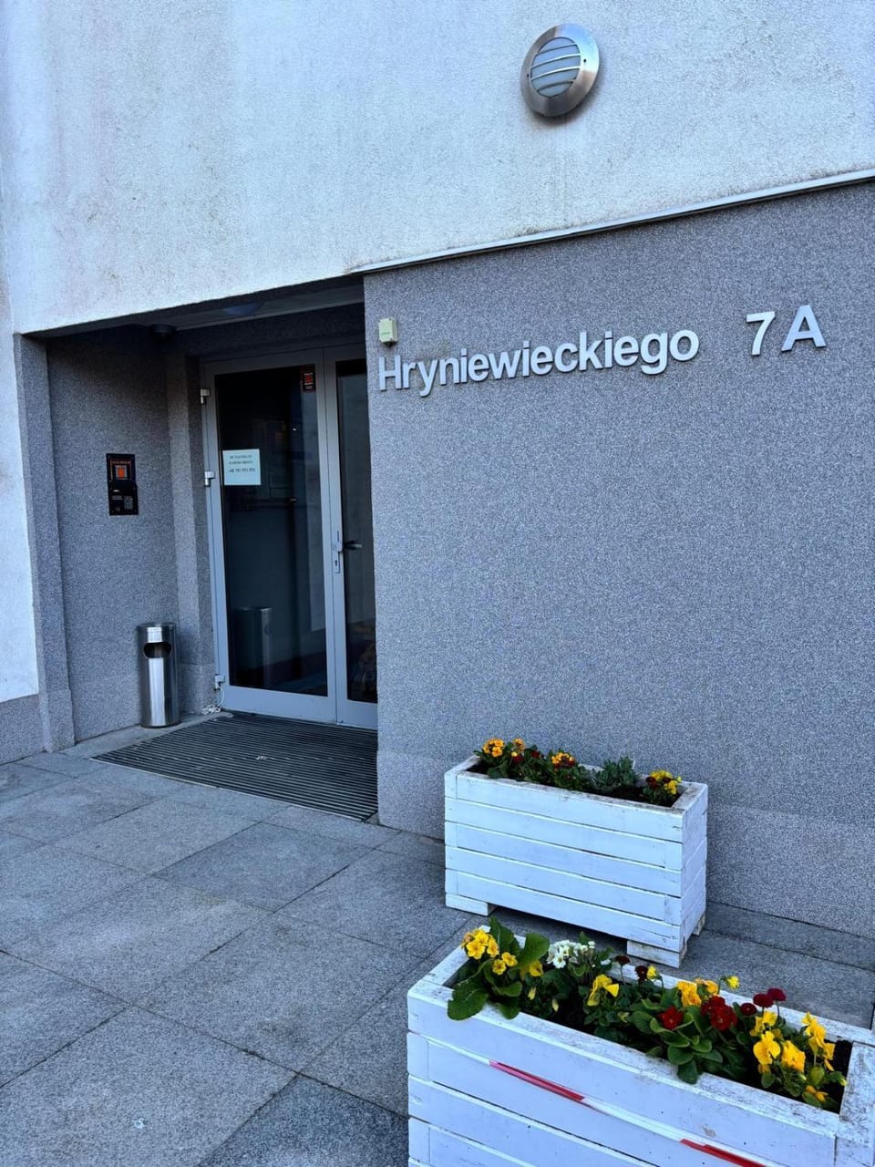 Facade/entrance