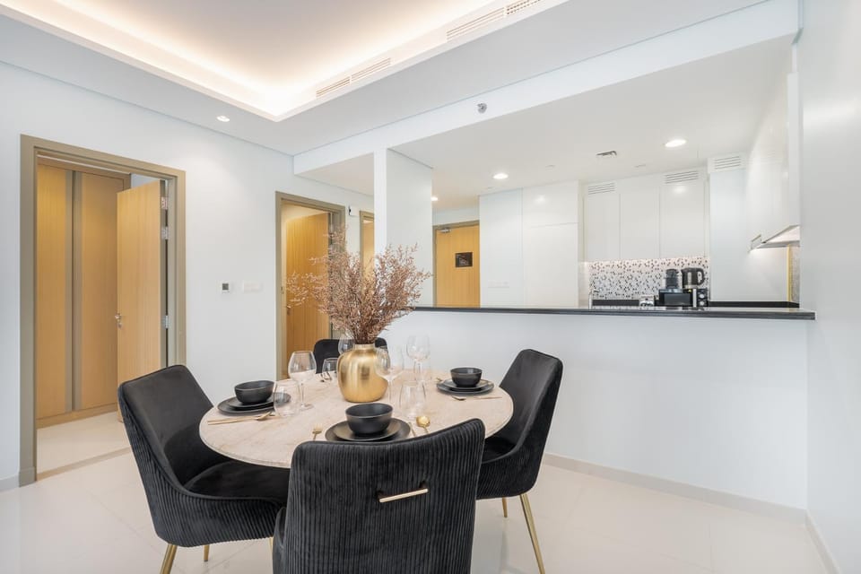 Stylish 2Bedroom w infinity pool on the 64th floor Apartment in Dubai