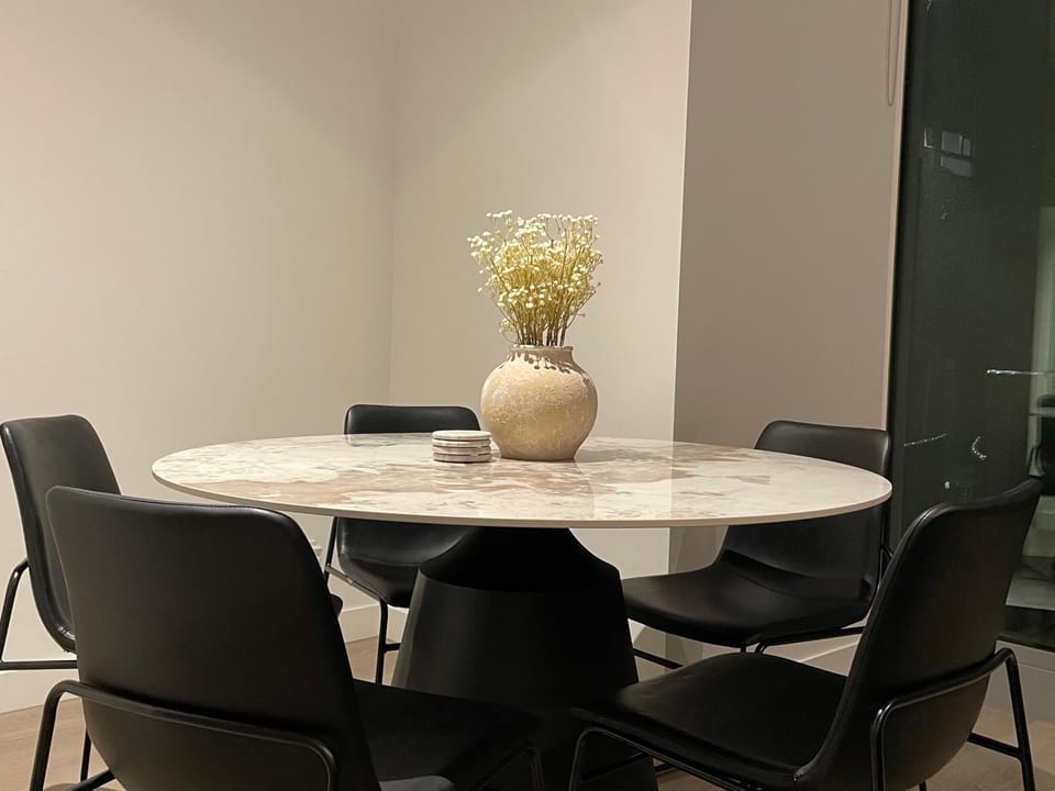 Superior 3 Bedroom Apartment in Melbourne CBD Apartment in Melbourne