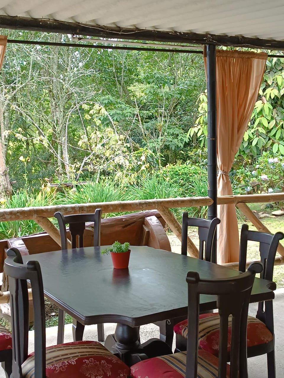 View (from property/room), Balcony/Terrace, Dining area