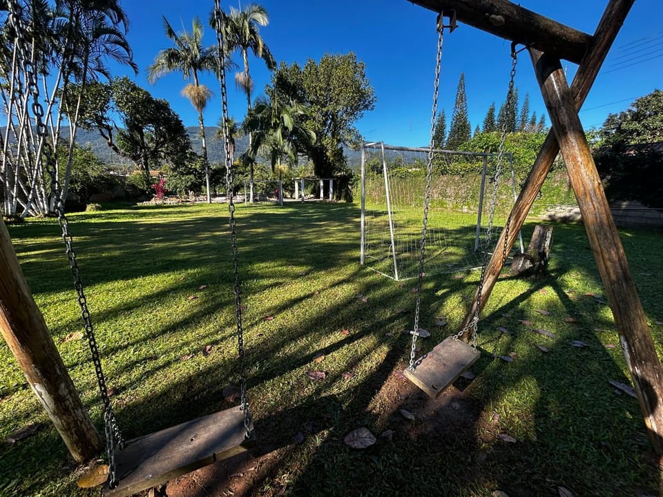 Chacara c piscina ampla em Pedro de toledo House in State of São Paulo