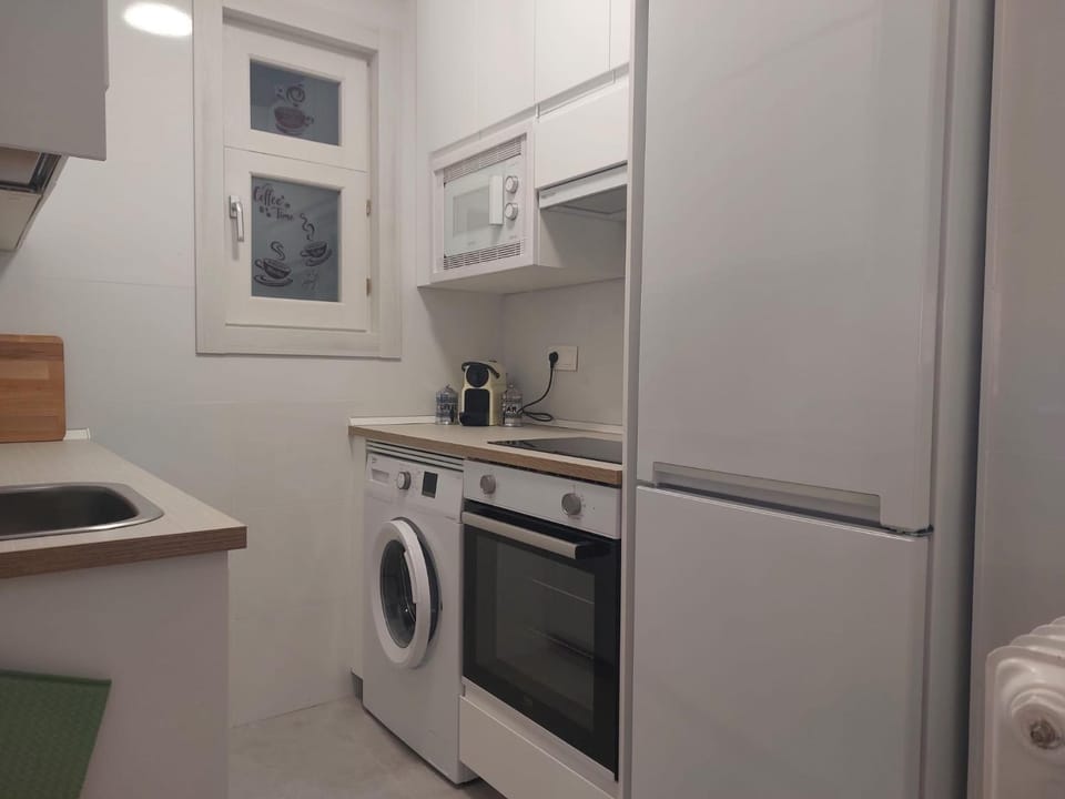 Kitchen or kitchenette, minibar, pet friendly, stove, toaster, washing machine