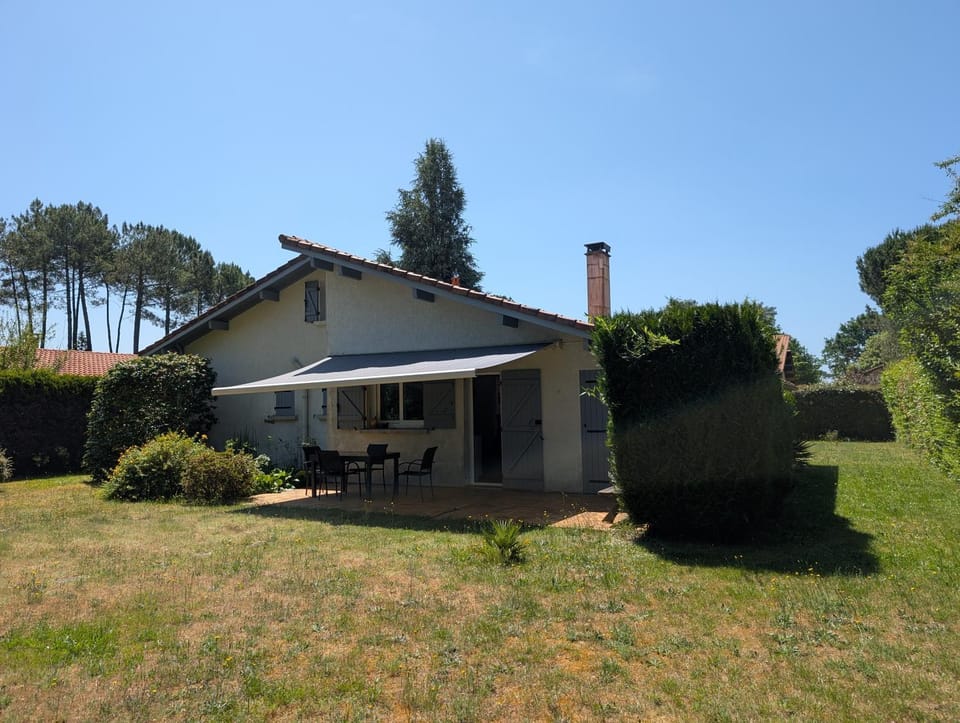 Property building, Natural landscape, Garden view