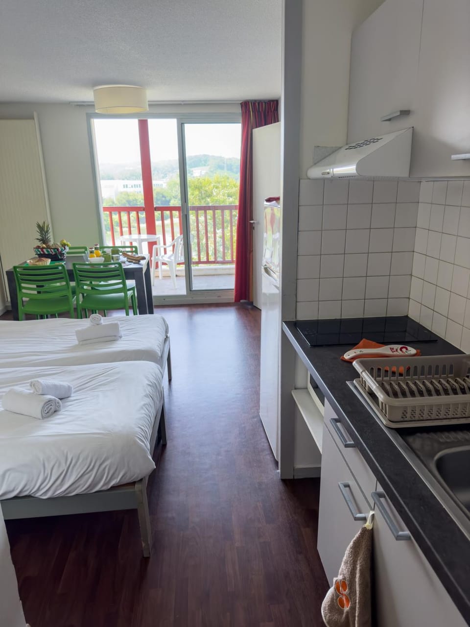 Bed, Coffee/tea facilities, Kitchen or kitchenette, microwave, storage, toaster, kitchen