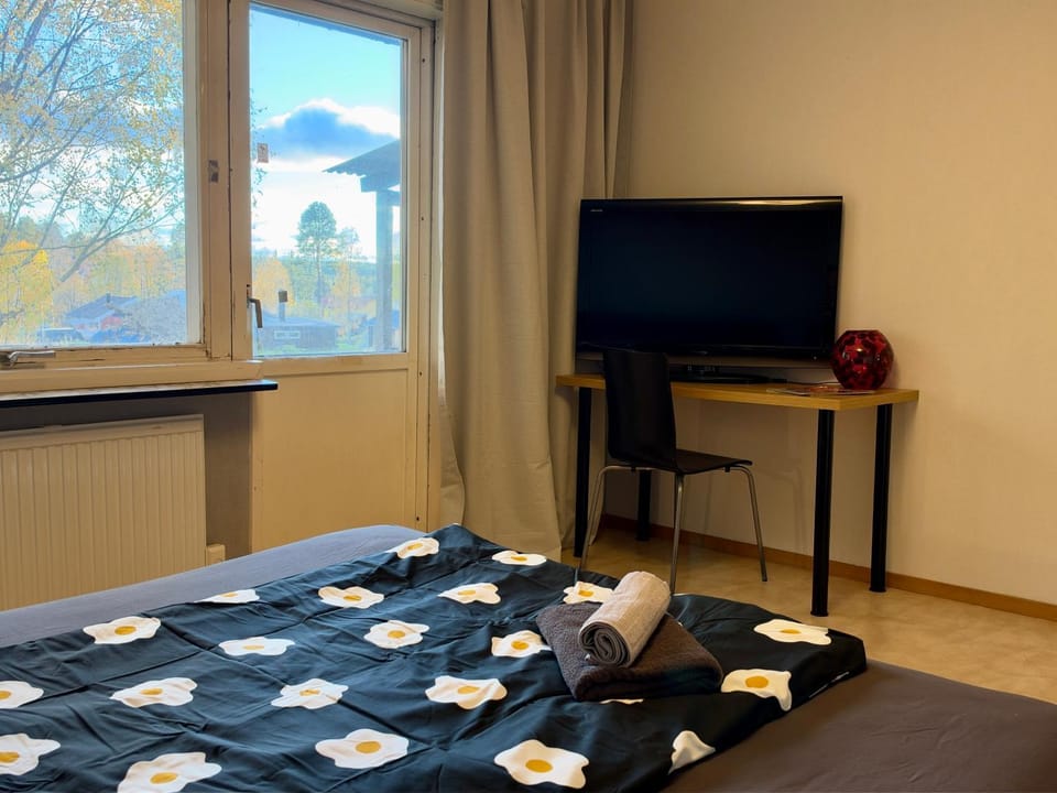 Bungalow med öppen spis Takdusch badkar och high speed wifi Apartment in Sweden