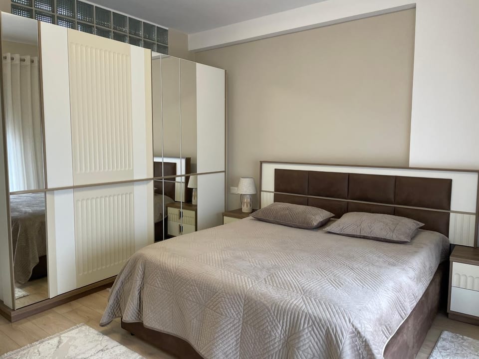 Bed, Bedroom, wardrobe, air conditioner