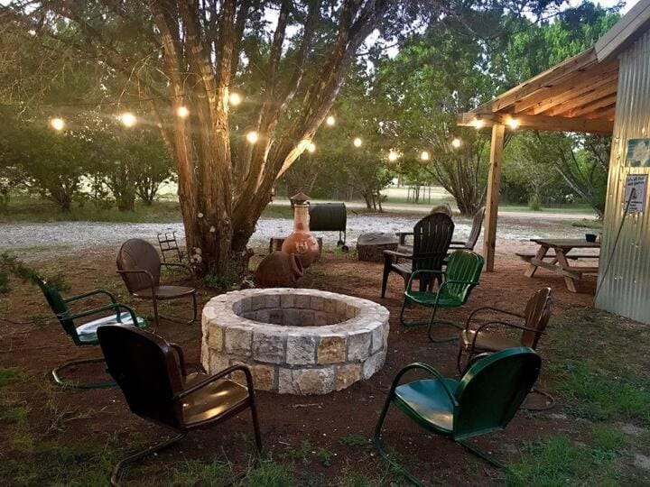 Natural landscape, BBQ facilities, Seating area