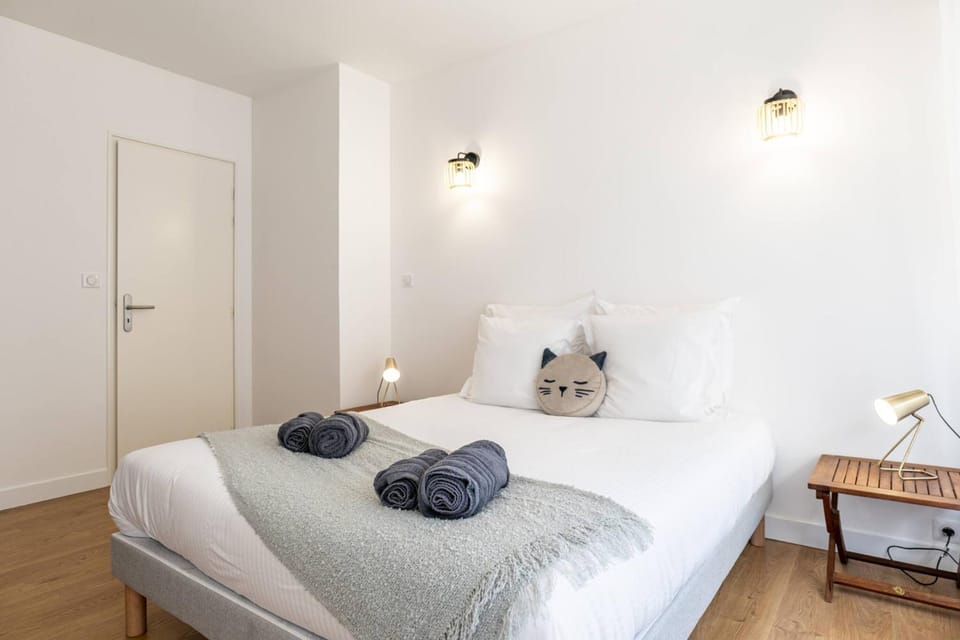 Bed, Bedroom