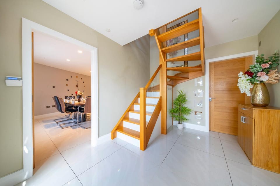 *RD7C* For your most relaxed & Cosy stay + Free Parking + Free Fast WiFi * Vacation rental in Dewsbury