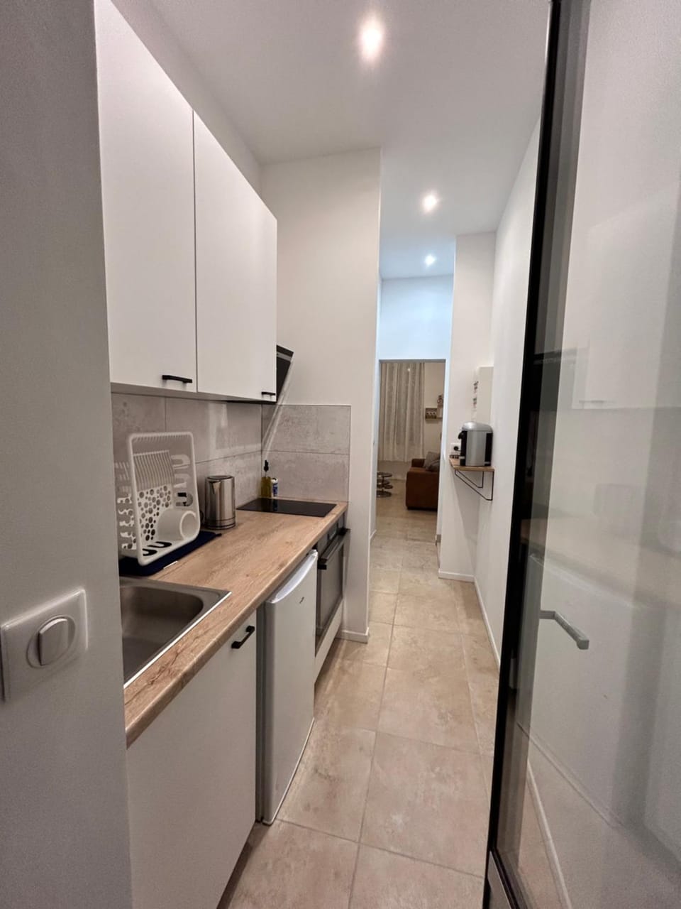 Kitchen or kitchenette, oven, stove