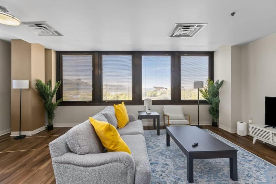 Living room, Seating area, Evening entertainment