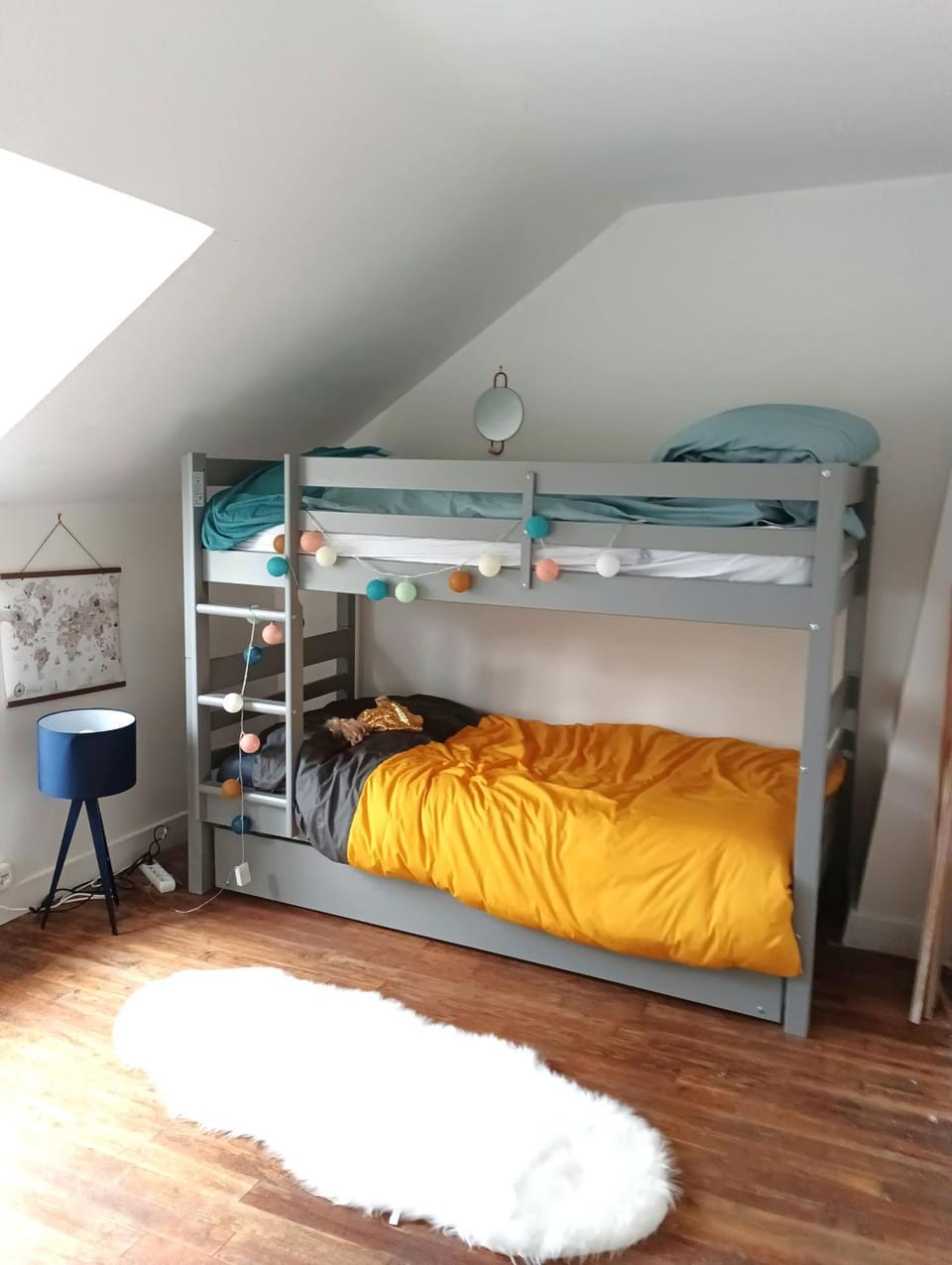 Photo of the whole room, Bedroom, bunk bed