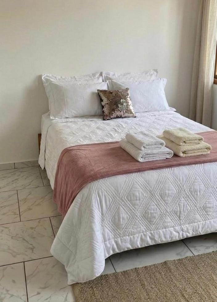 Bed, Photo of the whole room, towels